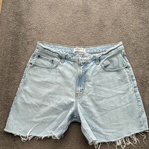 The loose short mid rise